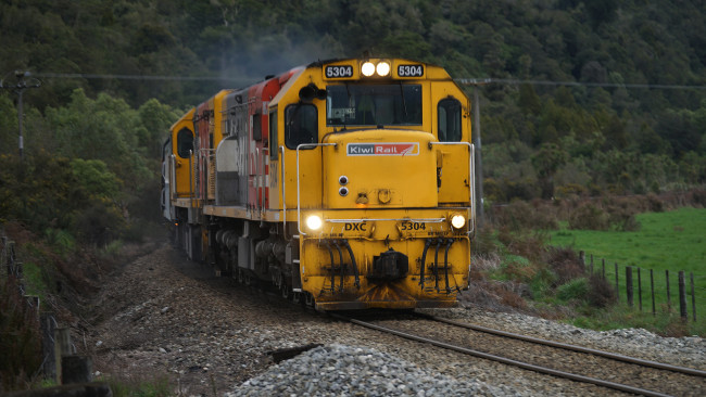 Обои картинки фото kiwirail dxc 5304 locomotive, техника, поезда, состав, локомотив, рельсы, дорога, железная