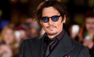 Картинка мужчины johnny+depp актер очки лицо улыбка костюм