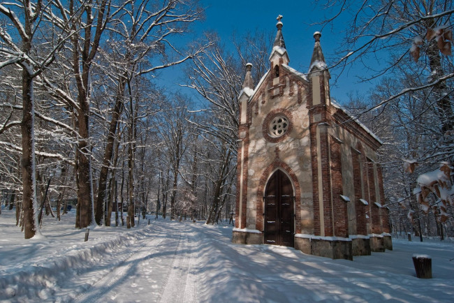 Обои картинки фото города, - католические соборы,  костелы,  аббатства, дорога, церковь, зима