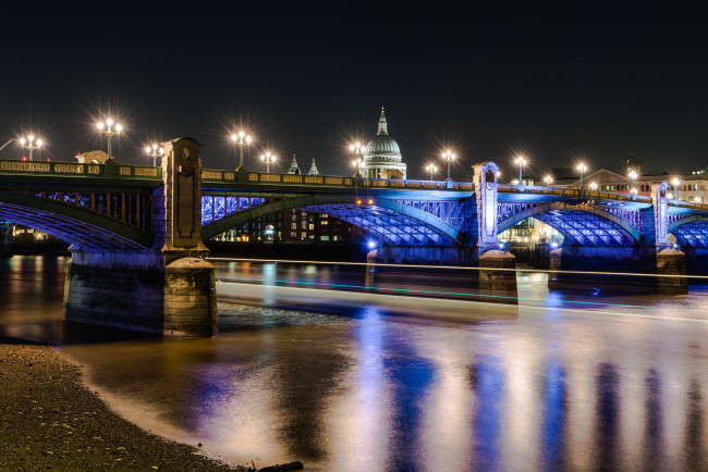 Обои картинки фото southwark bridge, города, лондон , великобритания, мост, река, ночь