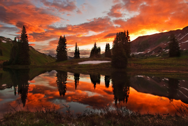 Обои картинки фото природа, реки, озера, пейзаж, закат, деревья, горы, озеро