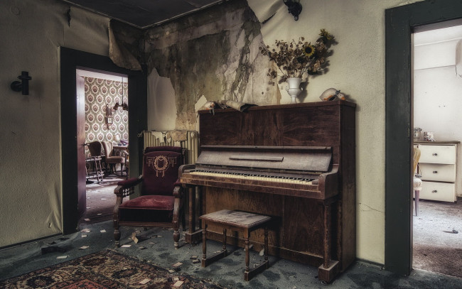 Обои картинки фото музыка, -музыкальные инструменты, кресло, комната, пианино