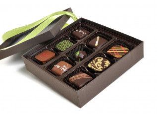 Картинка еда конфеты +шоколад +мармелад +сладости коробка шоколадные ассорти