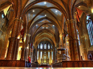 Картинка церковь святого матиаша будапешт венгрия интерьер убранство роспись храма колонны арки
