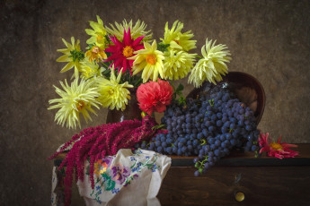 Картинка еда натюрморт осень виноград амарант георгин цветы