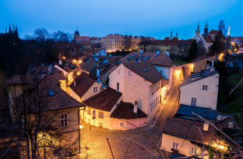 Картинка города прага+ Чехия вечер огни дома панорама