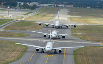Картинка авиация пассажирские+самолёты airbus a330 a350 a-380-861 a380 аэропорт взлетно-посадочная полоса wallhaven