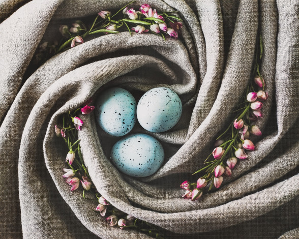 Обои картинки фото еда, Яйца, гнездо, яйца, цветы