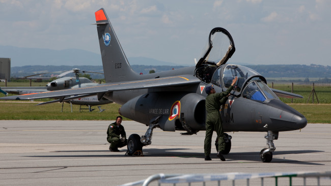 Обои картинки фото mitsubishi f-2, авиация, боевые самолёты, бомбардировщик, истребитель, аэродром, mitsubishi, f-2