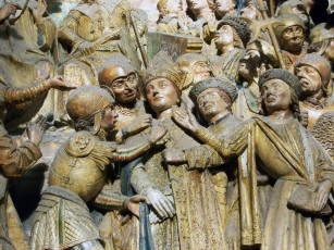 Картинка разное рельефы статуи музейные экспонаты лица