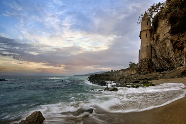 Обои картинки фото victoria, beach, laguna, california, природа, побережье, башня, скала, тихий, океан, калифорния, pacific, ocean, лагуна-бич