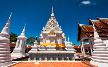 Картинка города -+буддийские+и+другие+храмы таиланд храм город Чианг рай