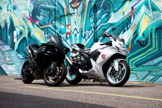 Обои картинки фото мотоциклы, разные вместе, suzuki, yamaha, yzf, r1, gsx, r, 750