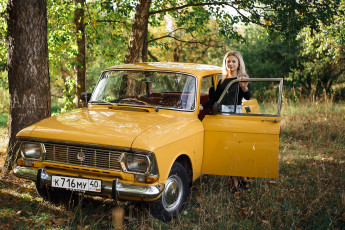 Картинка москвич-+412 автомобили -авто+с+девушками девушка автомобиль москвич- 412 классика