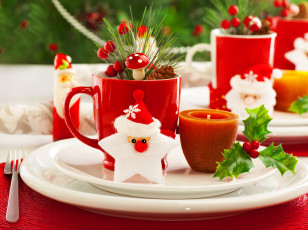 Картинка праздничные угощения кружки тарелки свечи украшения