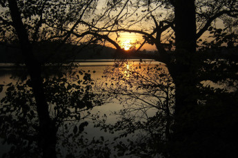 Картинка озеро+marchowo+польша природа восходы закаты деревья закат вечер польша озеро