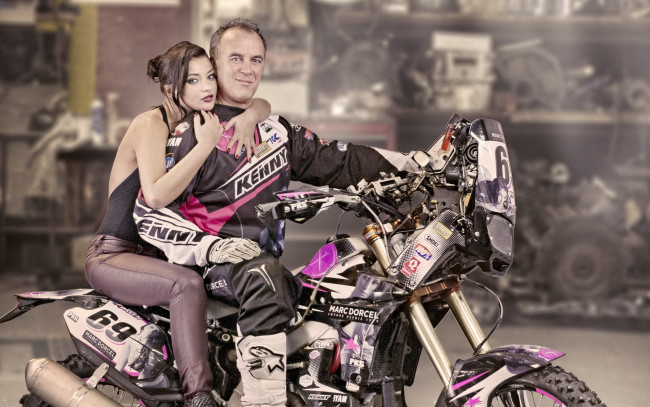 Обои картинки фото мотоциклы, мото с девушкой, motorcycle, 2014, dakar, rally, model