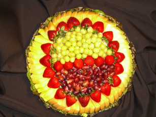 Картинка еда фрукты +ягоды ананасы клубника виноград