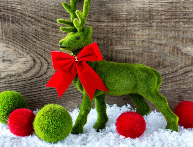 Обои картинки фото праздничные, фигурки, рождество, decoration, christmas, снег, олень, новый, год, merry, шары