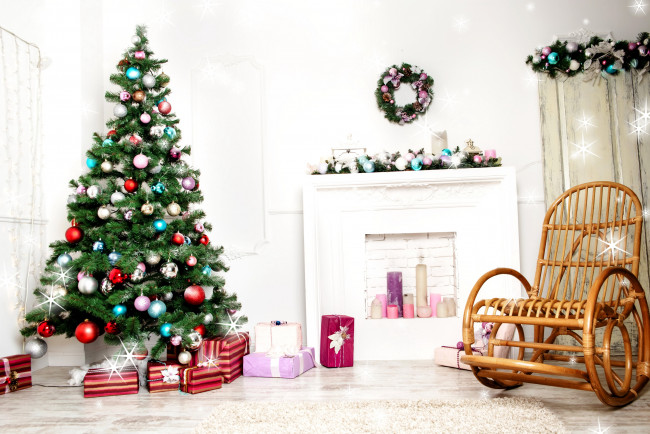 Обои картинки фото праздничные, новогодний очаг, елка, подарки, камин, кресло, шарики