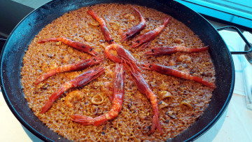 Картинка еда рыбные+блюда +с+морепродуктами паэдья рис креветки