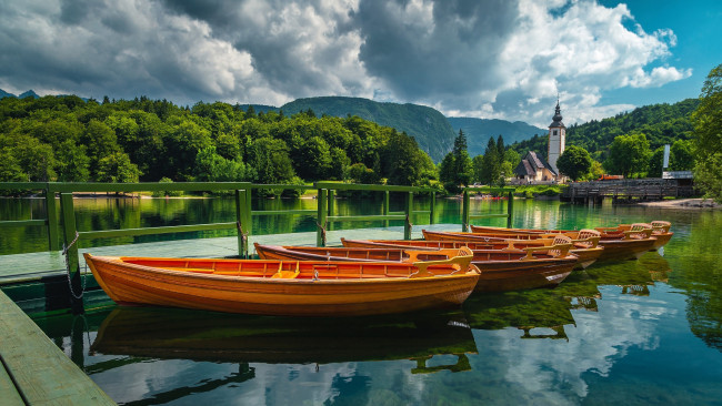 Обои картинки фото корабли, лодки,  шлюпки, озеро, церковь