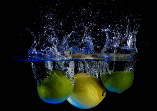 Картинка еда цитрусы лимоны вода брызги