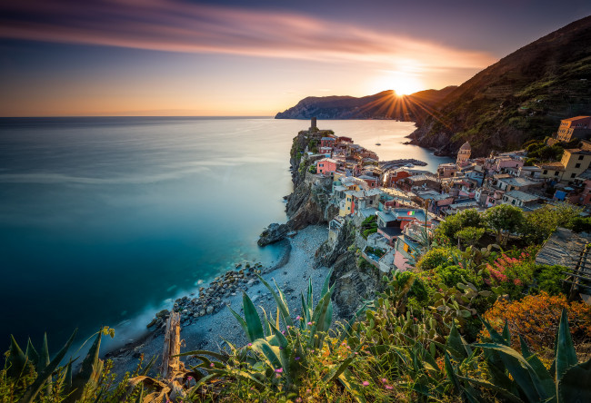 Обои картинки фото golden vernazza sunset, города, - пейзажи, бухта, море, обзор, рассвет