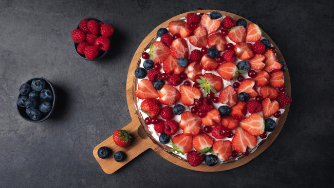 Обои картинки фото еда, клубника,  земляника, ягоды, голубика, десерт, фон, малина