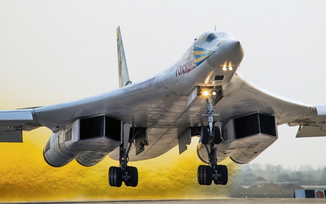 Обои картинки фото ту-160, авиация, боевые самолёты, стратегическая, боевые, самолеты, туполев, ракетоносец, бомбардировщик, ввс, россия