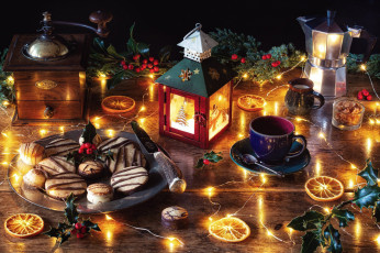 Картинка праздничные угощения фонарь кофемолка печенье гирлянда