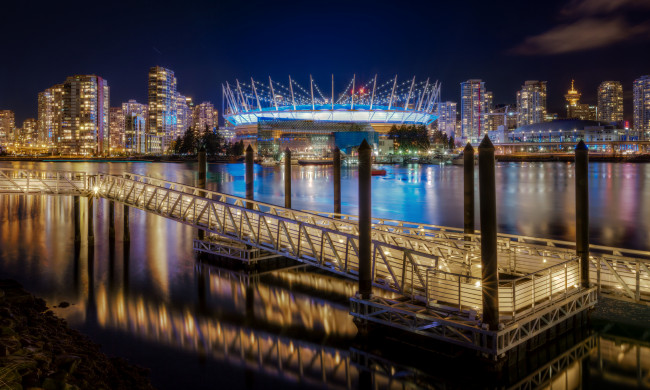 Обои картинки фото vancouver, города, ванкувер , канада, ночь, здания, огни, вода