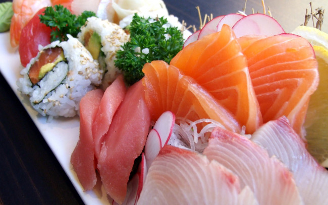 Обои картинки фото еда, рыба,  морепродукты,  суши,  роллы, ассорти, суши, японская, кухня, роллы