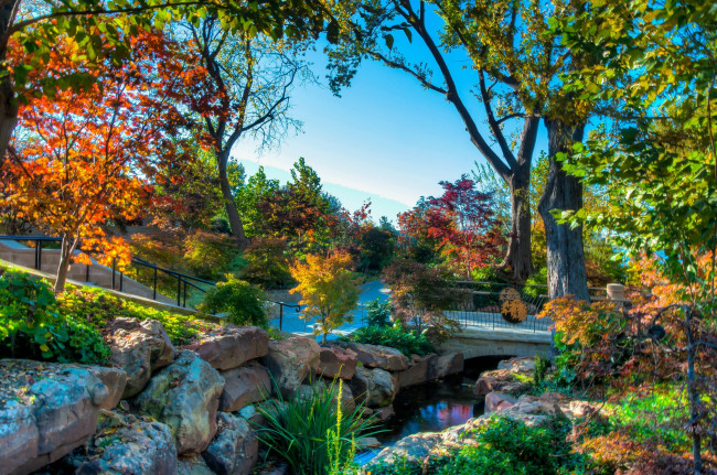 Обои картинки фото природа, парк, мостик, осень, камни
