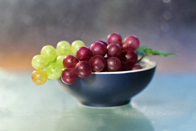Обои картинки фото еда, виноград, миска, ягоды