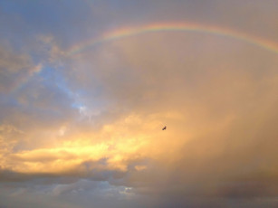 обоя природа, радуга, небо, облака, закат, самолёт