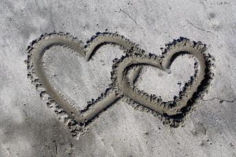 Картинка праздничные день+святого+валентина +сердечки +любовь сердечки любовь песок