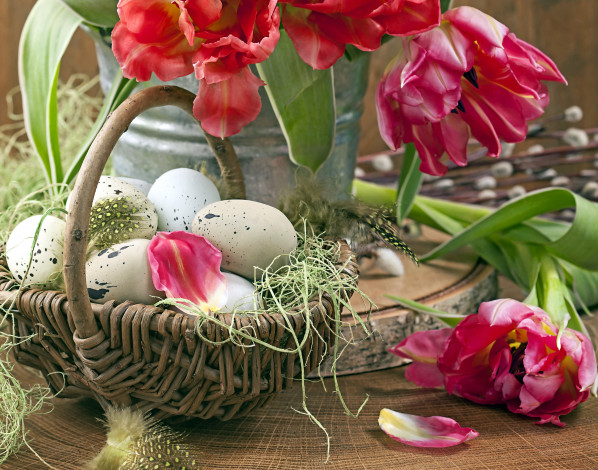 Обои картинки фото праздничные, пасха, корзинка, яйца, тюльпаны