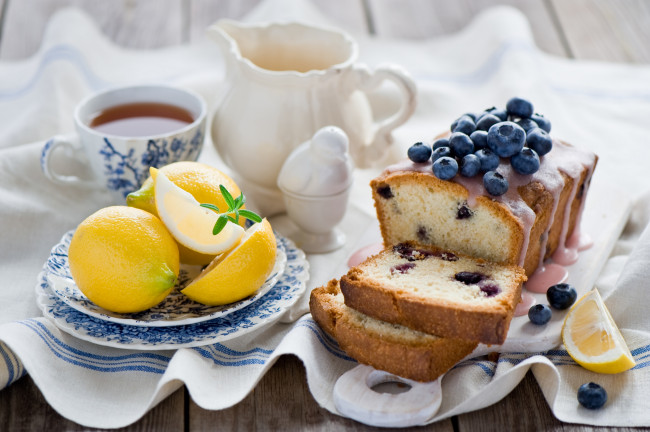 Обои картинки фото еда, разное, кекс, натюрморт, ягоды, чай, лимоны