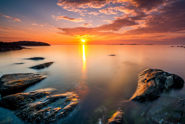 Обои картинки фото природа, восходы, закаты, берег, камни, горизонт, солнце, океан