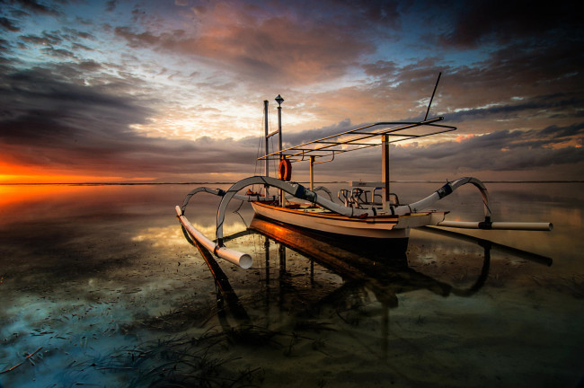 Обои картинки фото корабли, лодки,  шлюпки, пейзаж, рассвет, лодка, океан