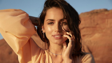 обоя девушки, ana de armas, улыбка, поза