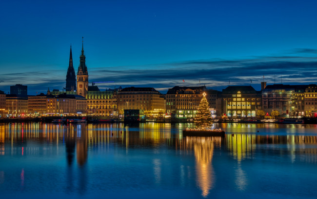 Обои картинки фото города, гамбург , германия, река, елка, вечер, огни
