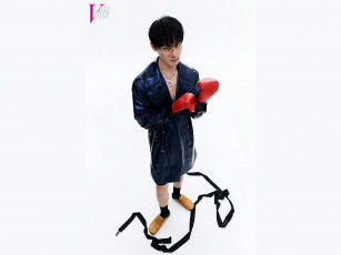 Картинка мужчины wang+zhuocheng актер плащ шорты пояс боксерские перчатки