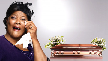 Картинка кино+фильмы death+at+a+funeral женщина слезы цветы гроб похороны
