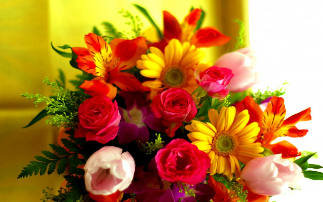 Обои картинки фото цветы, букеты, композиции, тюльпаны, розы, альстромерия, герберы