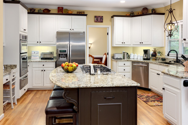 Обои картинки фото интерьер, кухня, яблоки, плита, меюель, холодильник, посуда