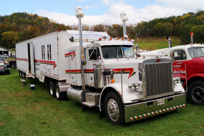 Обои картинки фото 1982 peterbilt truck model 359, автомобили, peterbilt, тягачи, классические, грузовики, седельные, motors, company, сша