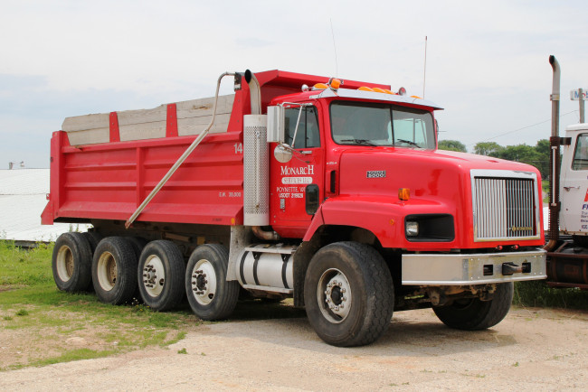 Обои картинки фото international paystar 5000 dump truck, автомобили, international, грузовик, кузов, тяжёлый