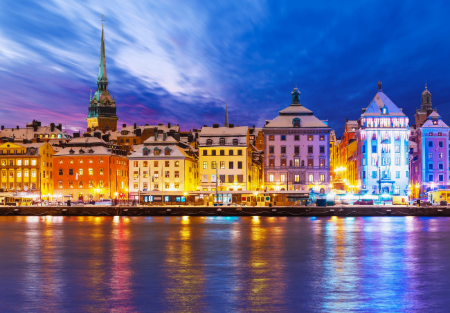 Обои картинки фото stockholm,  sweden, города, стокгольм , швеция, ночной, город, здания, sweden, набережная, стокгольм